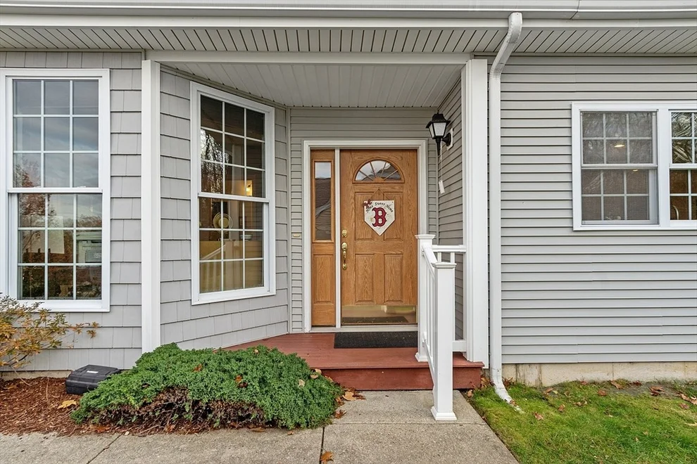 Unit for sale at 33 Summerfield Dr, Uxbridge, MA 01569