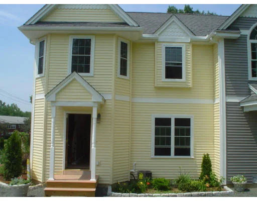 Unit for sale at 002 West Summit Street, South Hadley, MA 01075