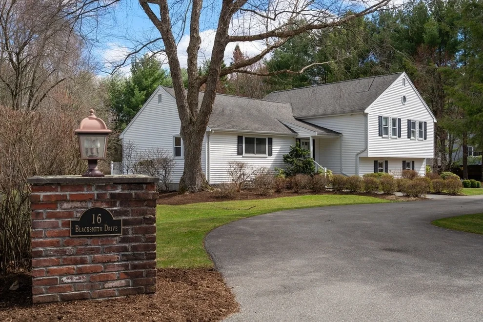Unit for sale at 16 Blacksmith Dr, Medfield, MA 02052