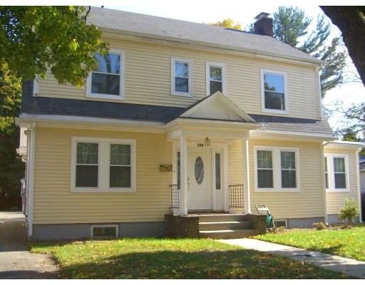 Unit for sale at 206 Winslow Rd, Newton, MA 02468
