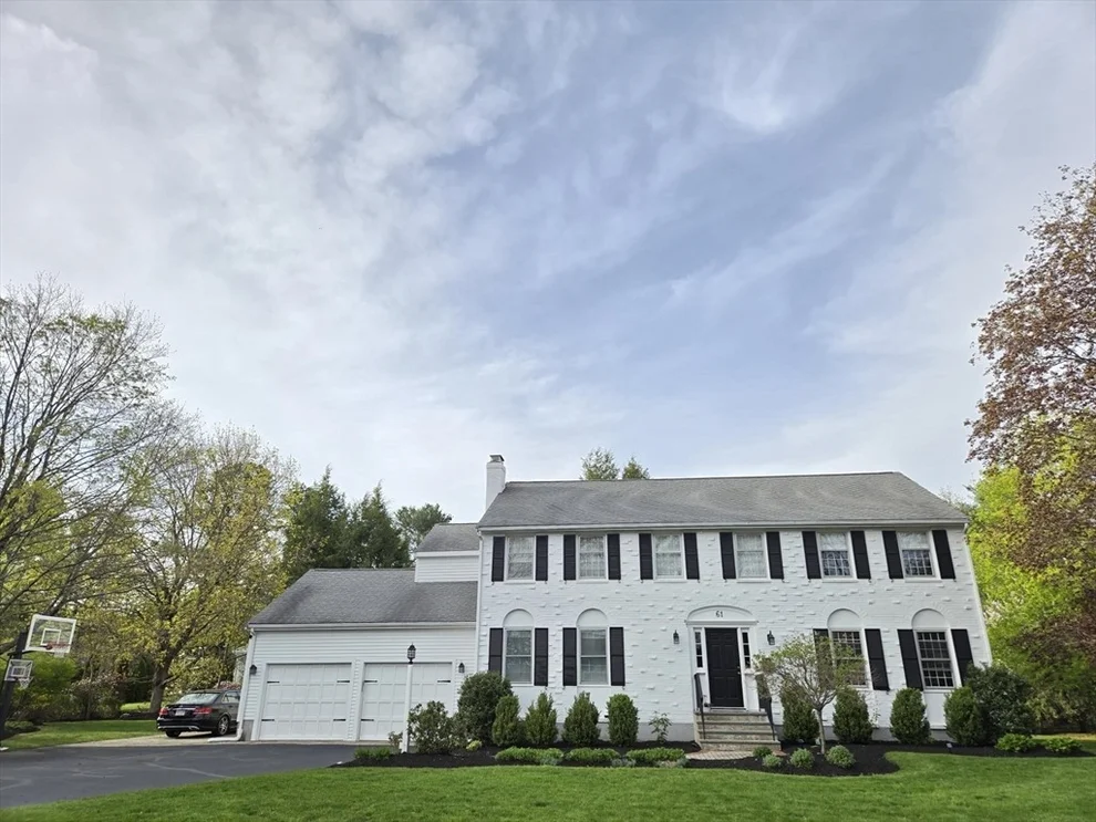 Unit for sale at 61 Eisenhower Cir, Wellesley, MA 02482