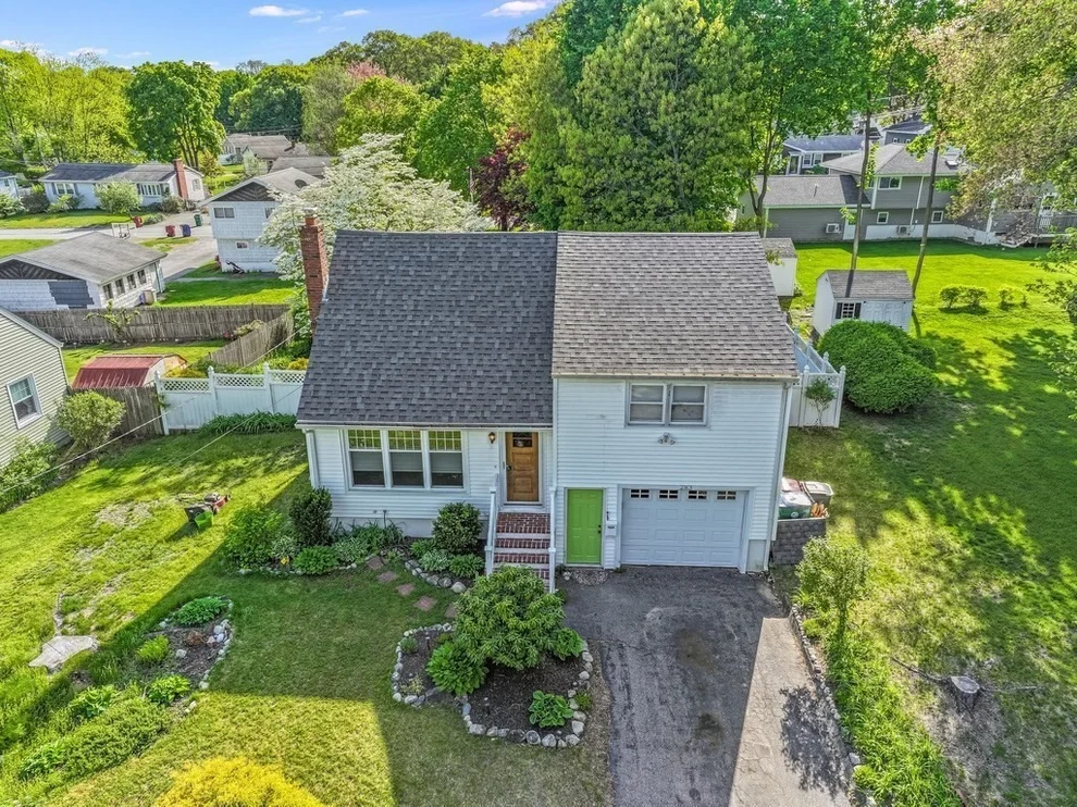 Unit for sale at 283 Douglas Rd, Lowell, MA 01852