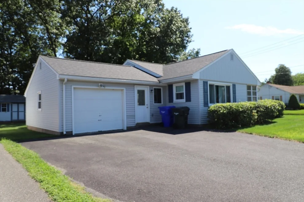 Unit for sale at 25 Peer St., Springfield, MA 01109