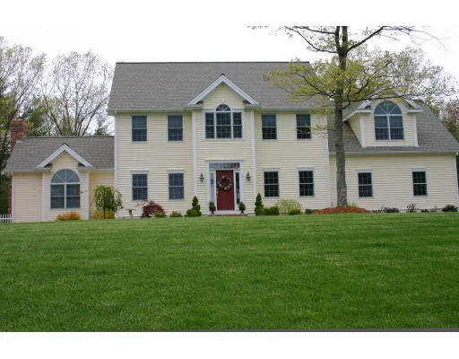Unit for sale at 10 Hitching Post Rd, Lakeville, MA 02347