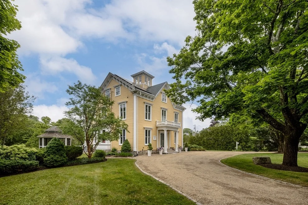 Unit for sale at 13 Cottage St, Marion, MA 02738