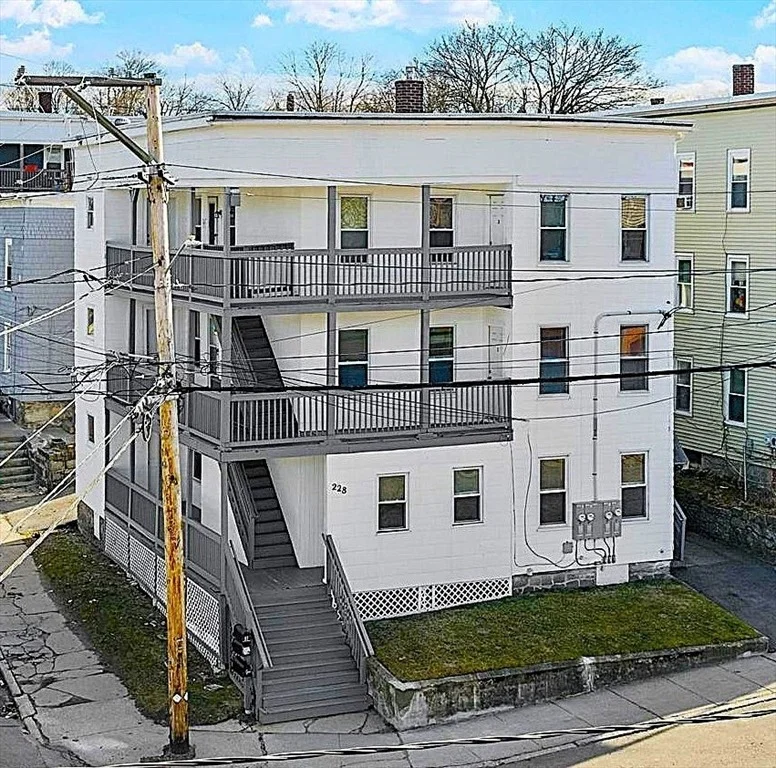 Unit for sale at 228 Daniels St, Fitchburg, MA 01420