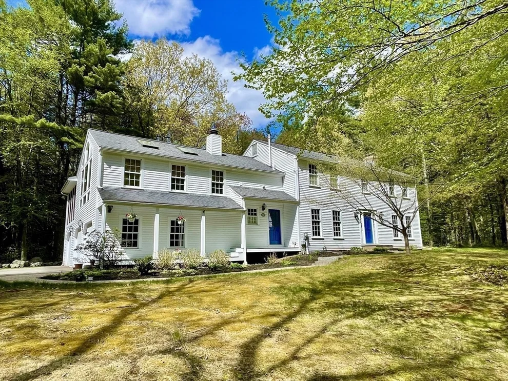 Unit for sale at 114 Hunters Ridge Rd, Concord, MA 01742