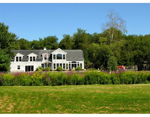 Unit for sale at 169 Sagamore St, Hamilton, MA 01982