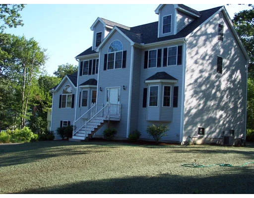 Unit for sale at 10 Dyer Street, Billerica, MA 01821