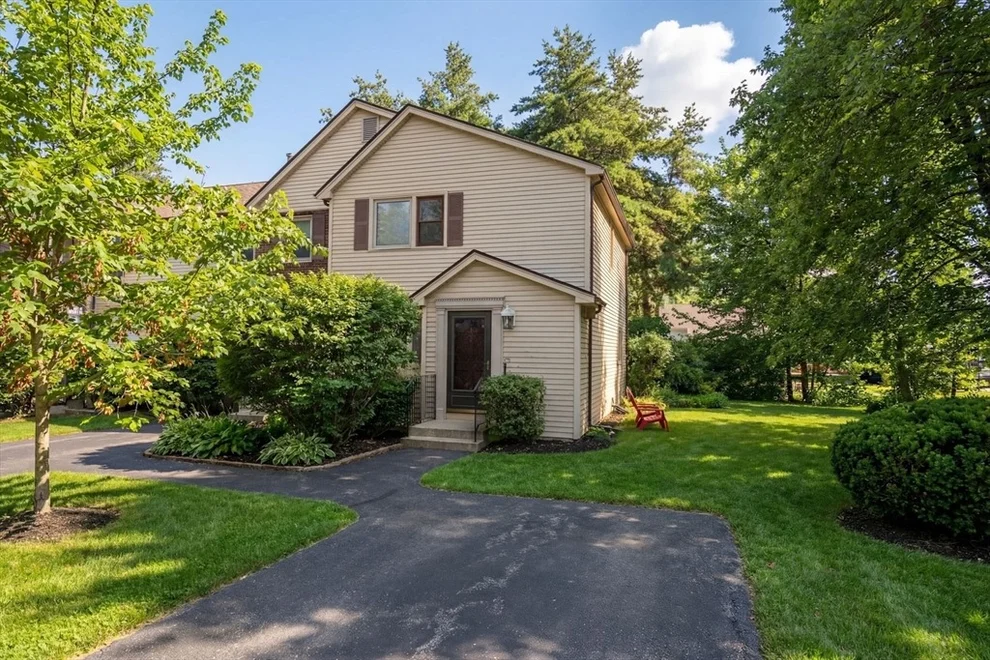 Unit for sale at 1 Beth Cir, Acton, MA 01720