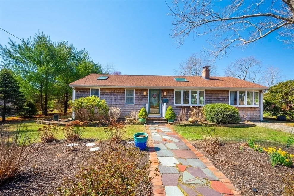 Unit for sale at 4 Worcester Rd, Sharon, MA 02067