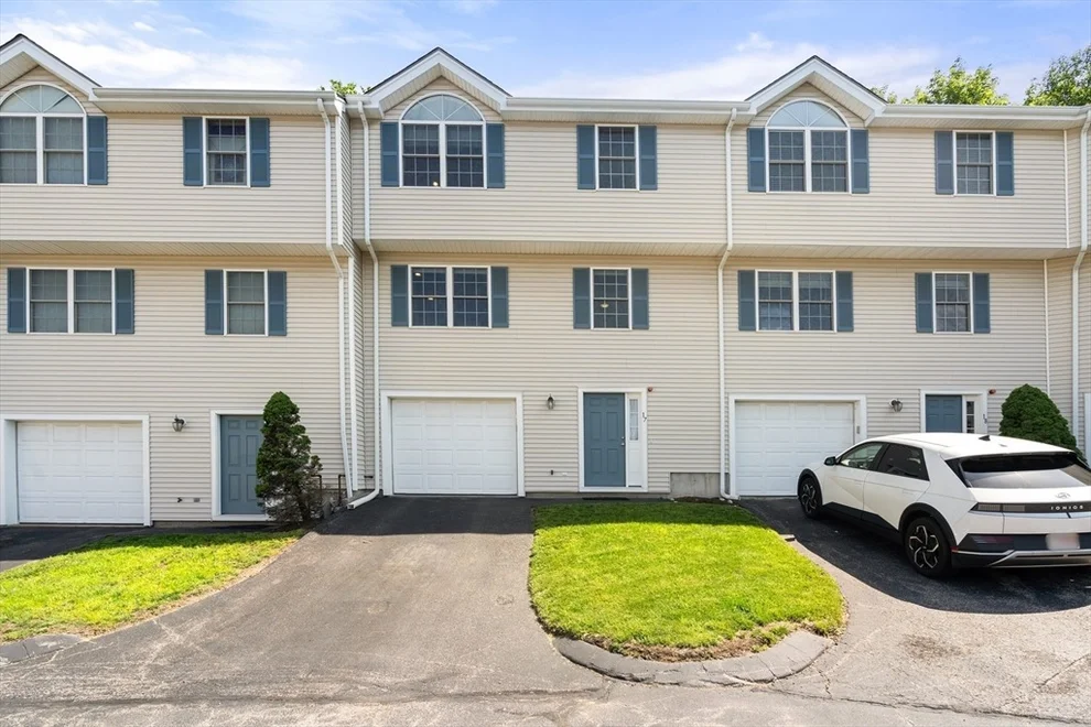 Unit for sale at 985 Trapelo Road, Waltham, MA 02452