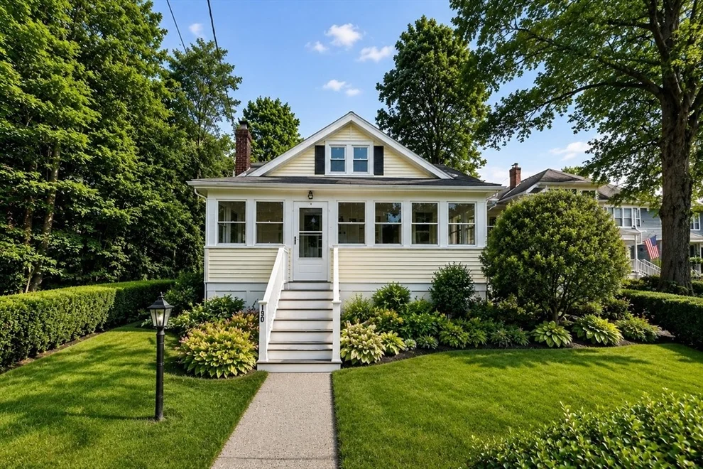 Unit for sale at 190 Pierce Rd, Weymouth, MA 02188