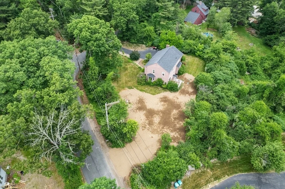 Unit for sale at 3 Pudding Street, Uxbridge, MA 01569