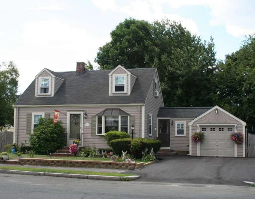 Unit for sale at 12 Brewster Rd, Wakefield, MA 01880