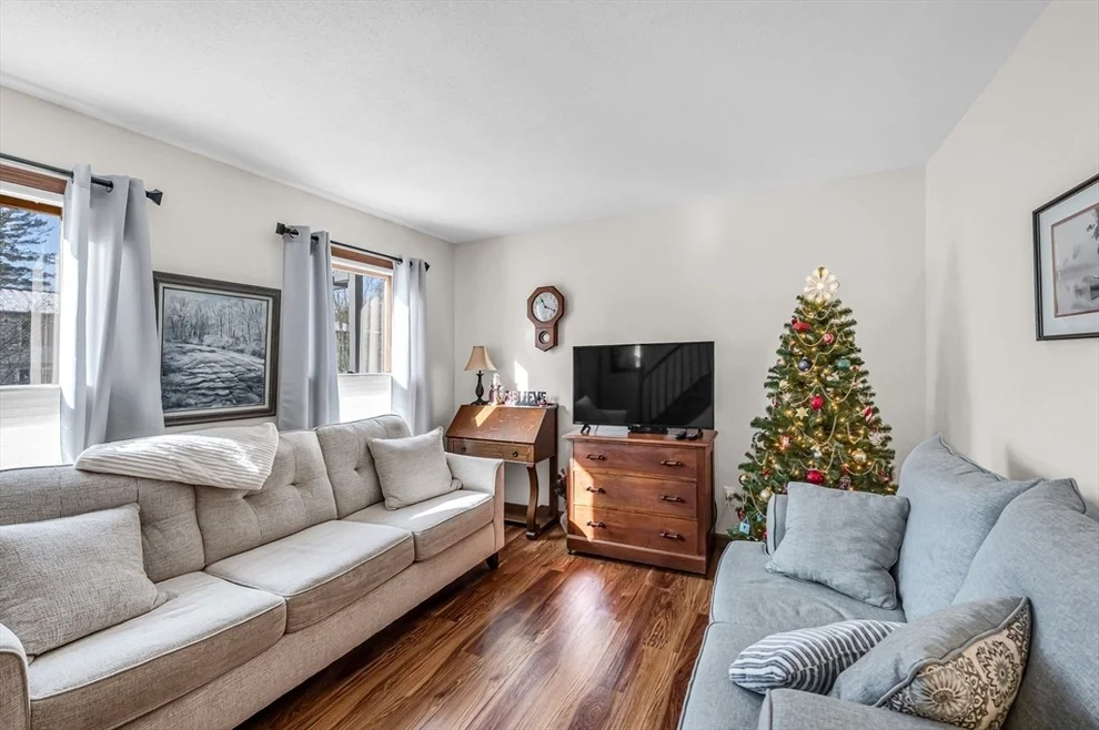 Unit for sale at 160 Hillside, Westfield, MA 01085