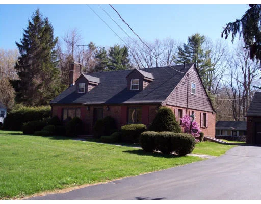 Unit for sale at 311 Pleasant St, Paxton, MA 01612