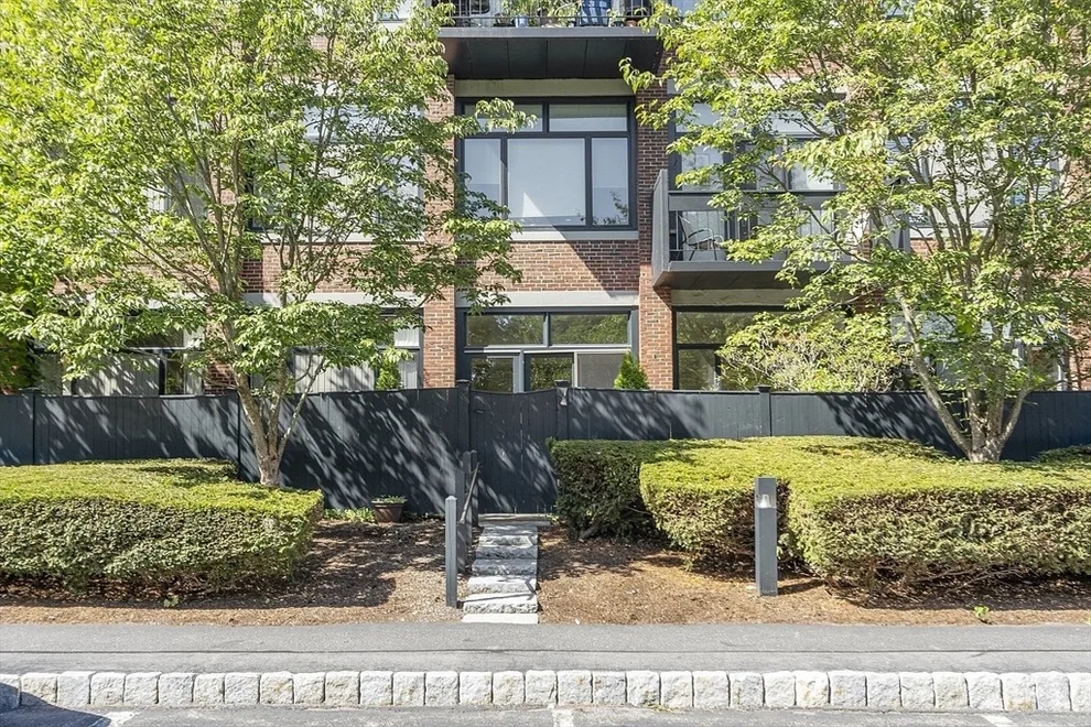 Unit for sale at 100 Keyes Rd, Concord, MA 01742