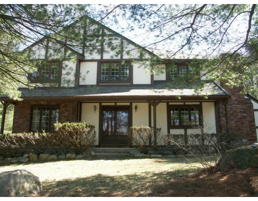 Unit for sale at 26 Saw Mill Ln, Medfield, MA 02052