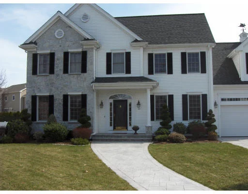 Unit for sale at 12 Old Farm Rd, Norwood, MA 02062