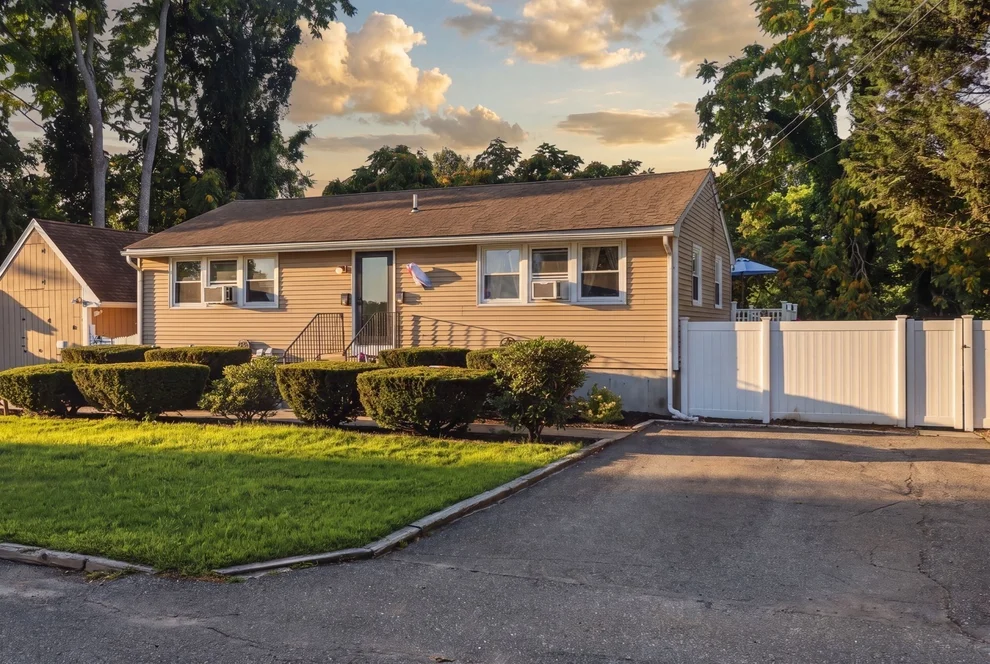 Unit for sale at 99 Central St, Woburn, MA 01801