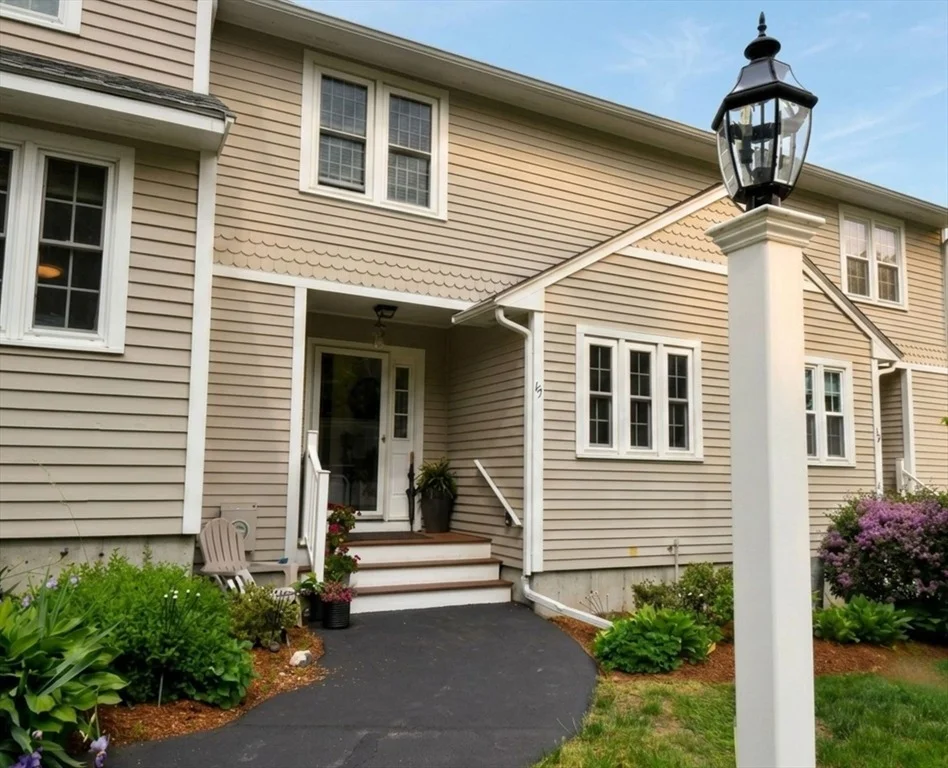 Unit for sale at 117 Laurelwood Dr, Hopedale, MA 01747