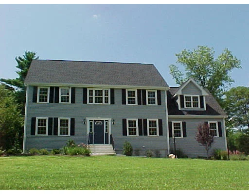 Unit for sale at 959 Aldrich, Uxbridge, MA 01569