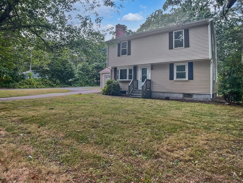 Unit for sale at 484 Pleasant St, Franklin, MA 02038