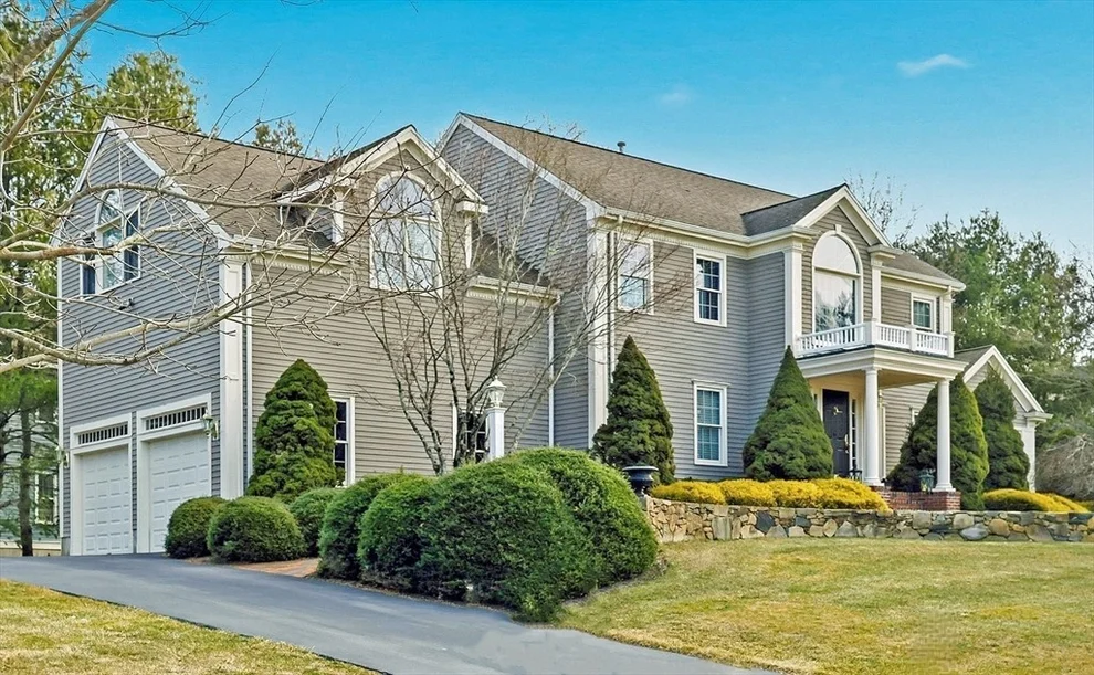 Unit for sale at 51 Farmside Dr, Pembroke, MA 02359