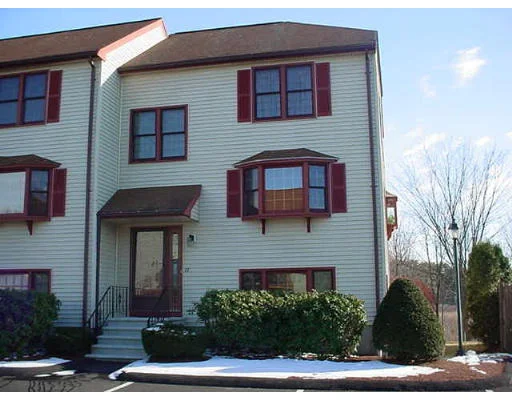 Unit for sale at 17 Meadowbrook, Millis, MA 02054