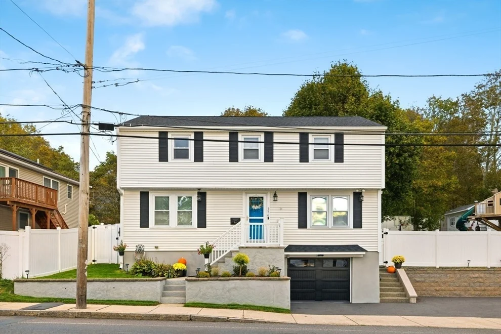 Unit for sale at 176 Marlborough Rd, Salem, MA 01970