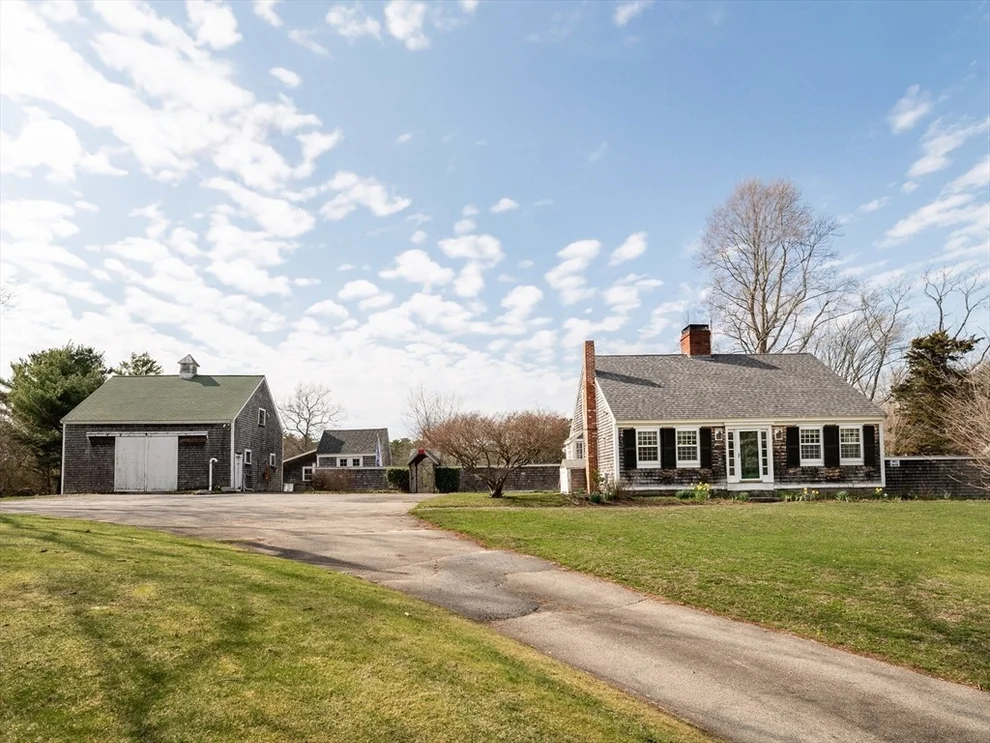 Unit for sale at 810 Franklin St, Duxbury, MA 02332