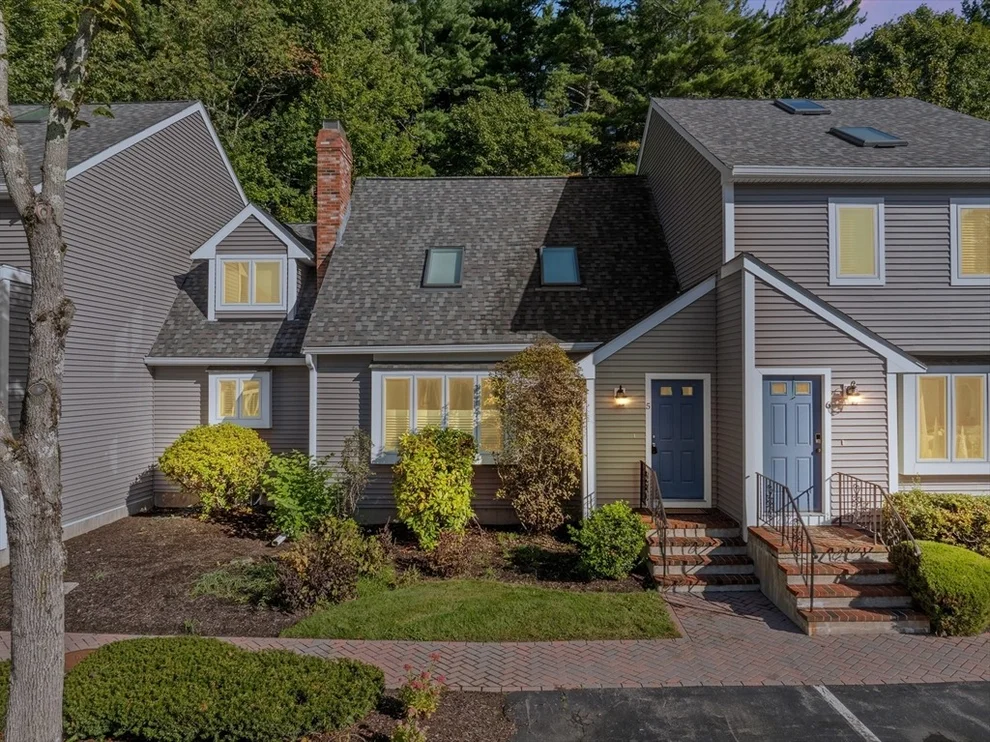 Unit for sale at 5 Indian Cove Way, Easton, MA 02375