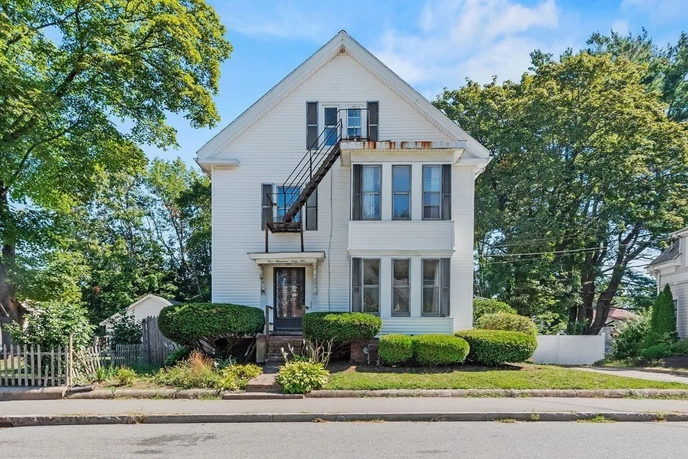 Unit for sale at 166 Grafton St, Brockton, MA 02301
