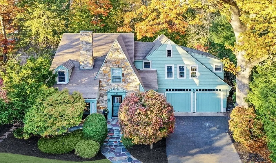 Unit for sale at 32 Columbine Rd, Milton, MA 02186