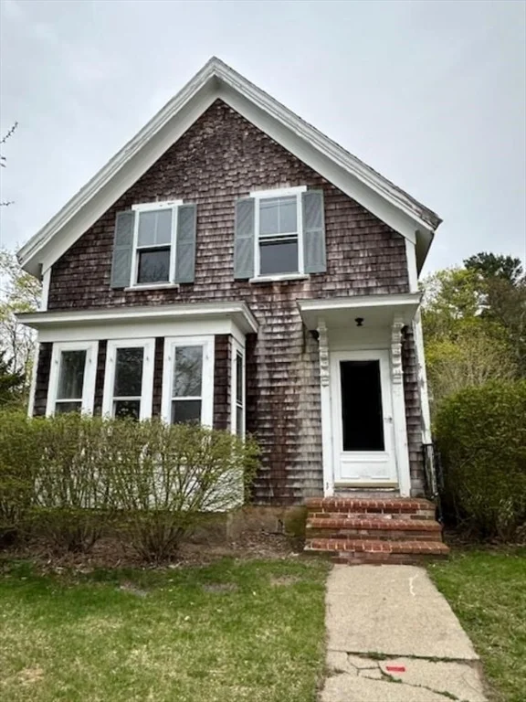 Unit for sale at 12 Maple Ave, Kingston, MA 02365