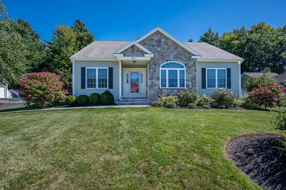 Unit for sale at 81 Nicholas Dr, Lancaster, MA 01523