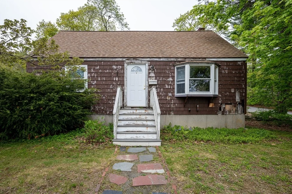 Unit for sale at 12 Ancient County Way, Manchester, MA 01944