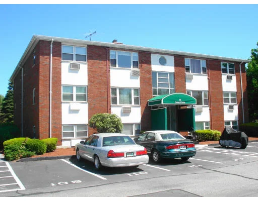 Unit for sale at 1 Colonial Dr, Andover, MA 01810