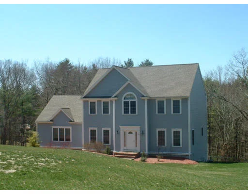 Unit for sale at 161 South St, Upton, MA 01568