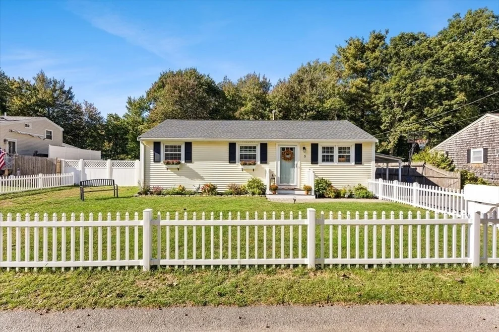 Unit for sale at 5 Calvin Rd, Easton, MA 02356