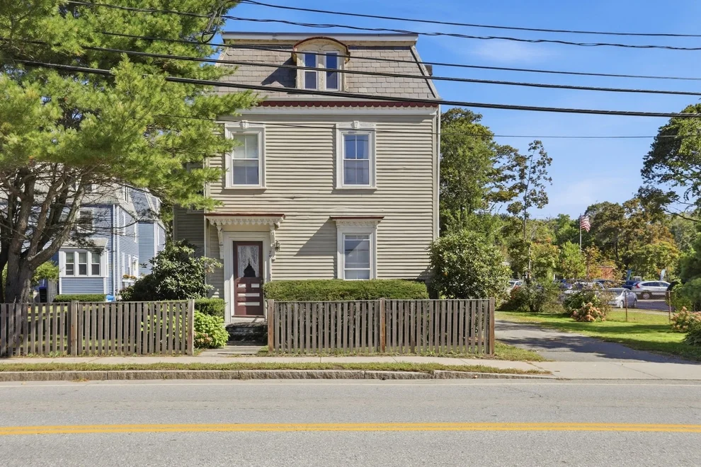 Unit for sale at 79 Central St, Ipswich, MA 01938