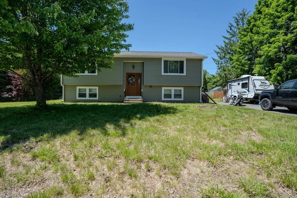 Unit for sale at 18 Plainfield Rd, Pepperell, MA 01463