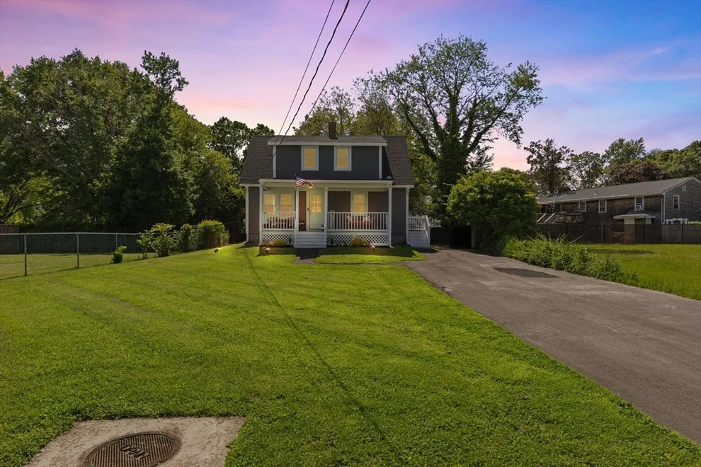 Unit for sale at 16 Wildwood Ave, Taunton, MA 02780