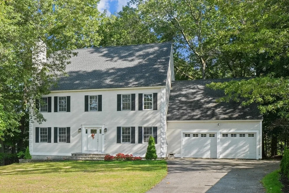 Unit for sale at 48 Towne Hill Rd, Haverhill, MA 01835