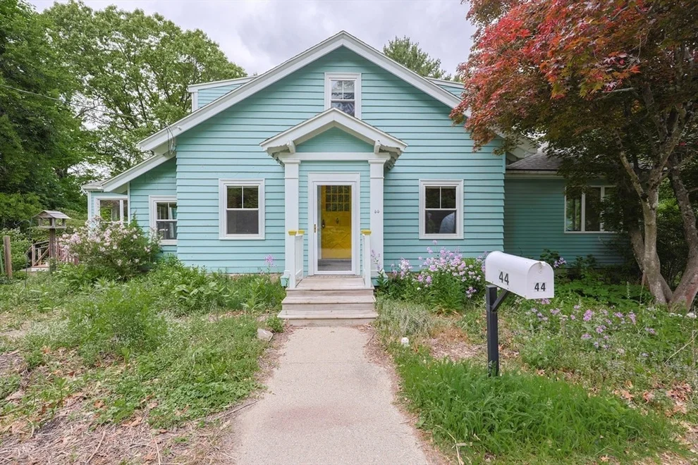 Unit for sale at 44 Huntington Ave, Sharon, MA 02067