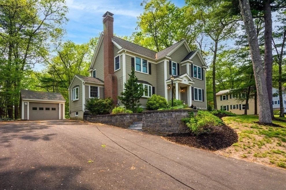 Unit for sale at 132 Central St, North Reading, MA 01864