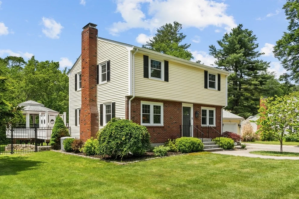 Unit for sale at 8 Knight Road, Framingham, MA 01701