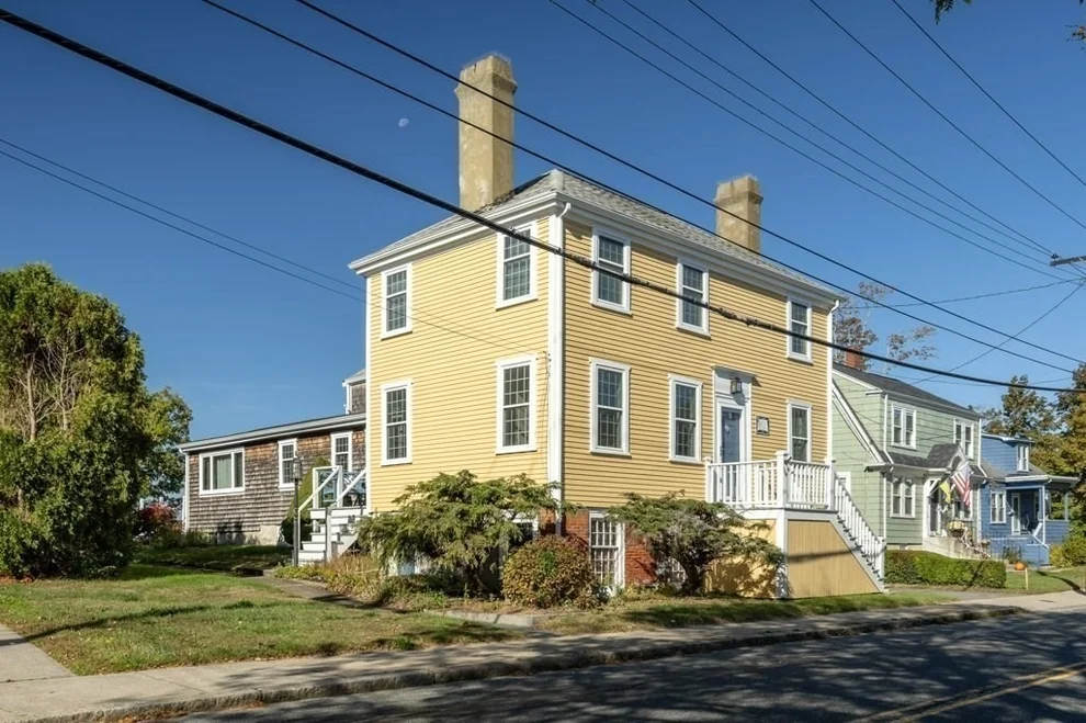 Unit for sale at 164 Main St, Fairhaven, MA 02719