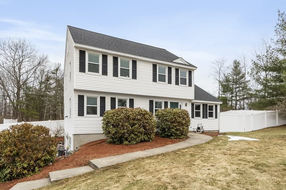 Unit for sale at 27 Merrimac Dr, Pepperell, MA 01463